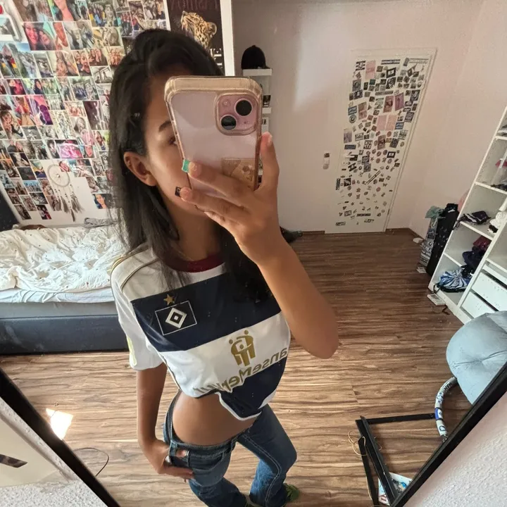 @shanaya24100