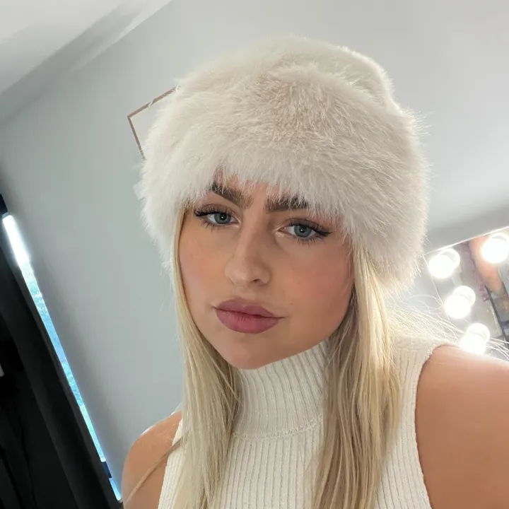 bigcheekslau