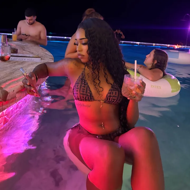 @ayshxns_