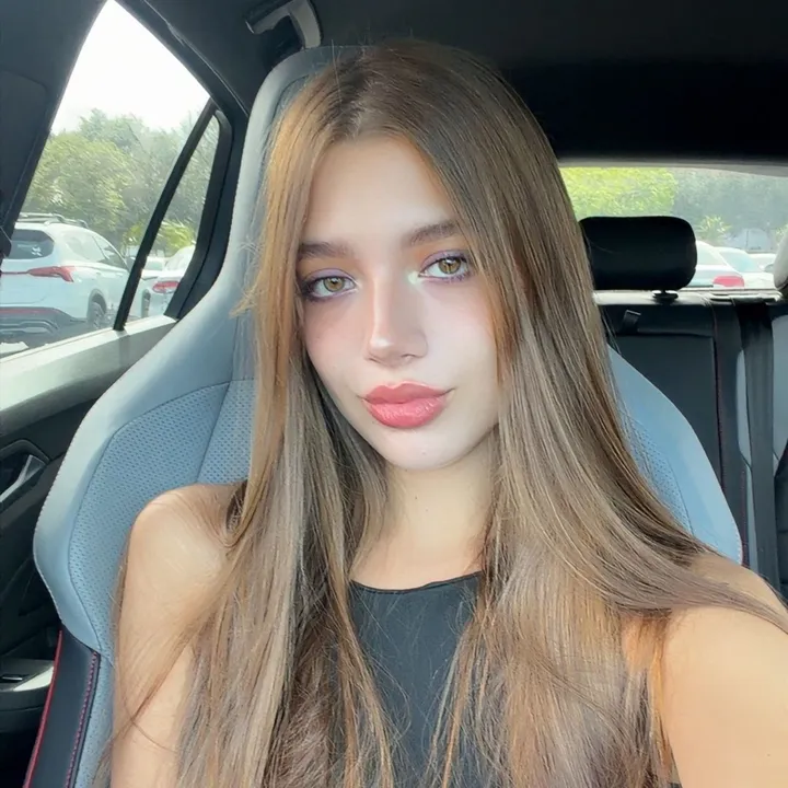 nikkiclaussen