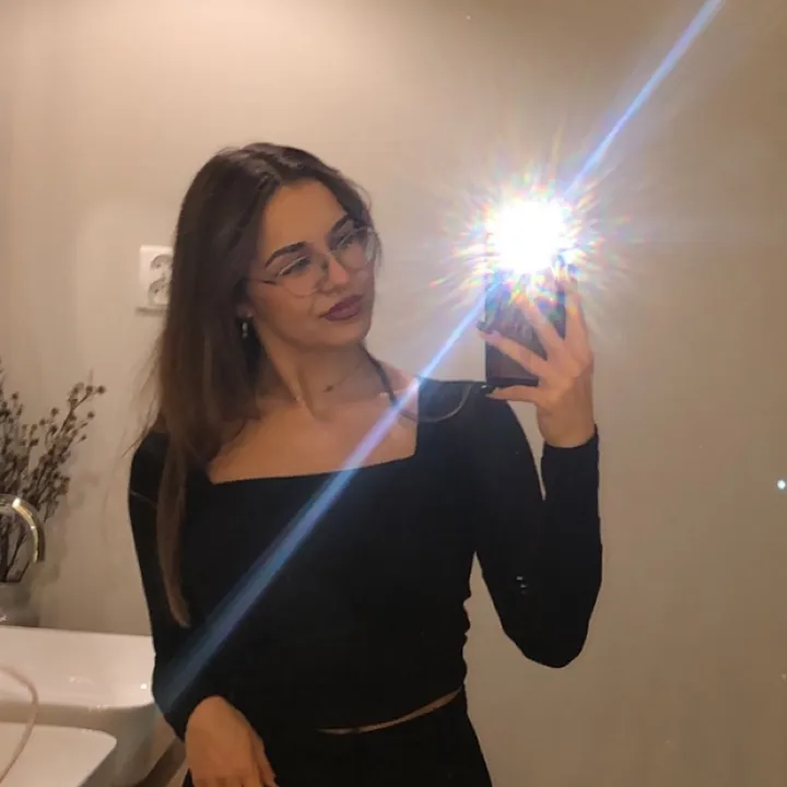 emilapee_