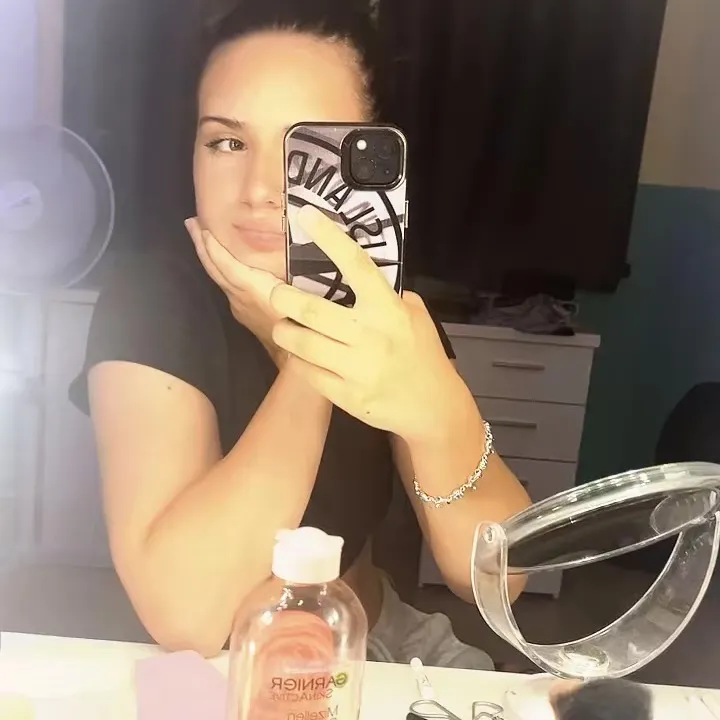 @3liza_acc
