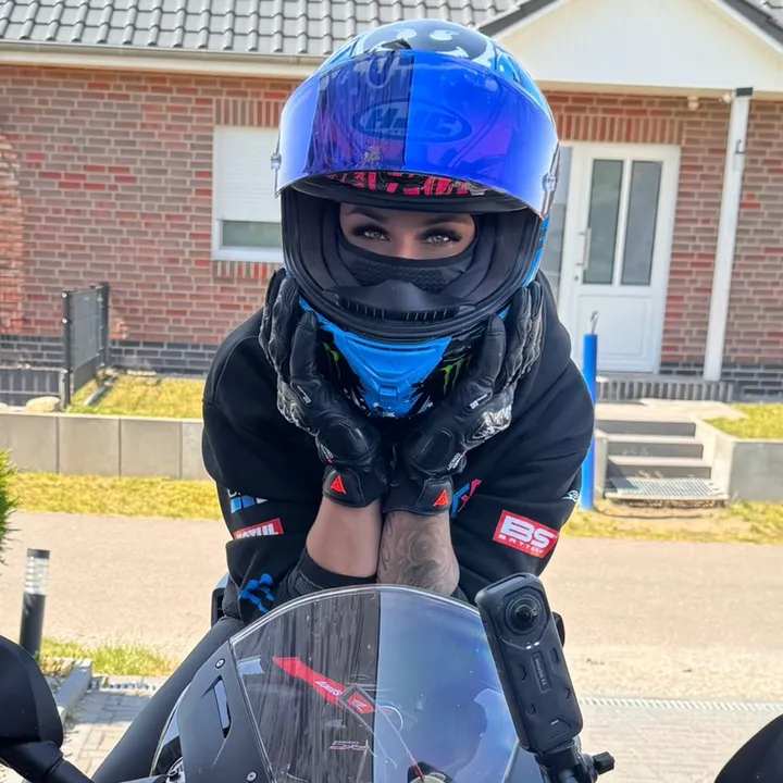 inkedcbr_queen