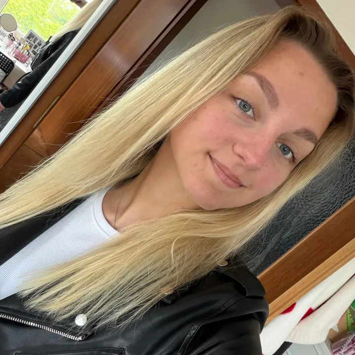 @lauriii4999