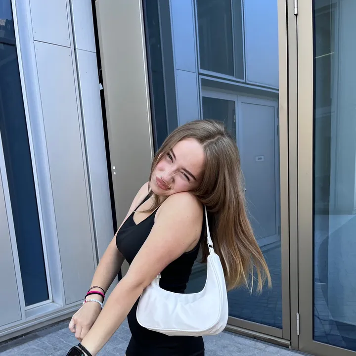 thelittleblondiee