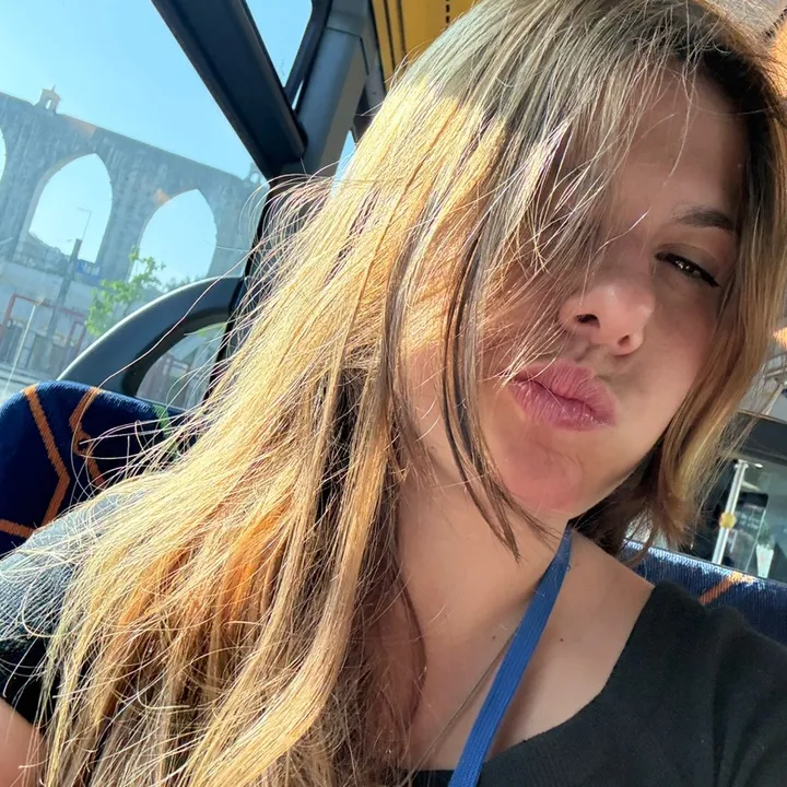@saramonizoficial122