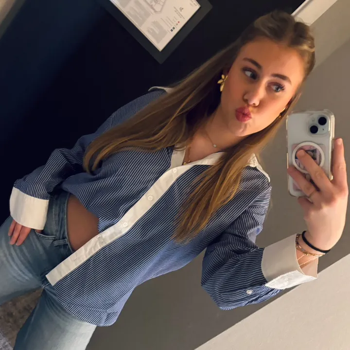 @elinhellemons