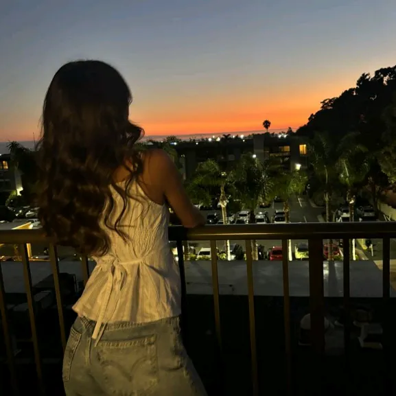 @alinaswardrobe1