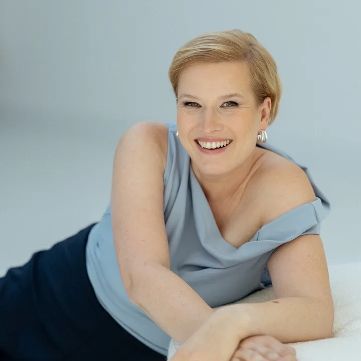 stefanie_meyer_paa