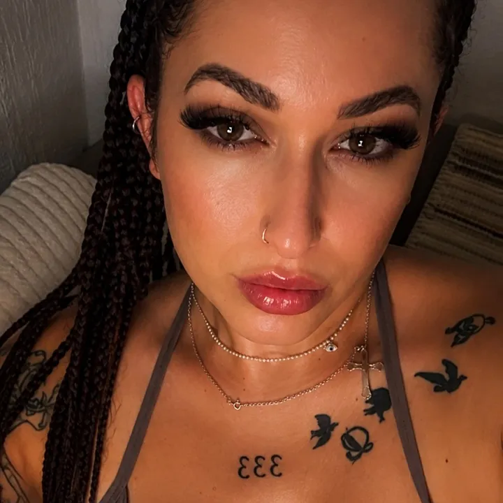 eleni_laura
