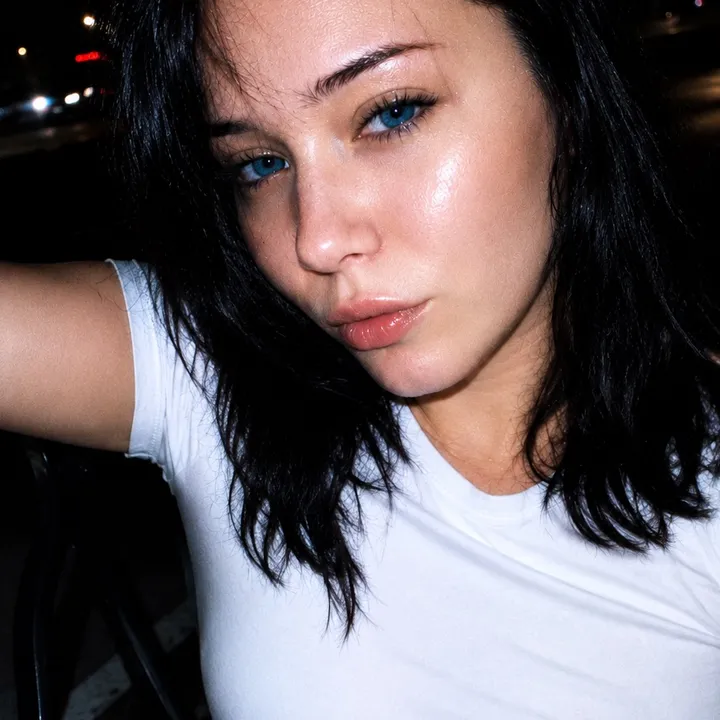 @luvmxlly8