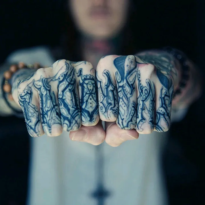 noah_sebastian_omens_fan