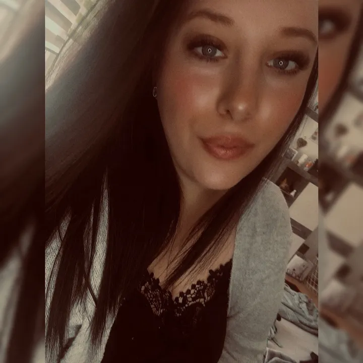 @_19laaauraaa98_