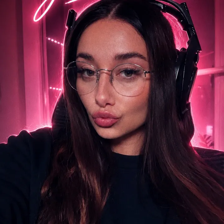 @zaradeatwitch