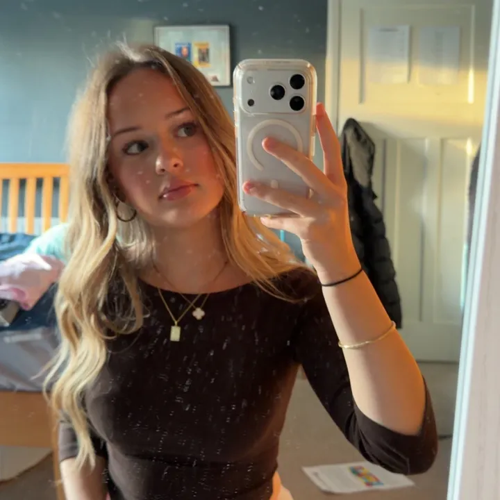 @issielily_