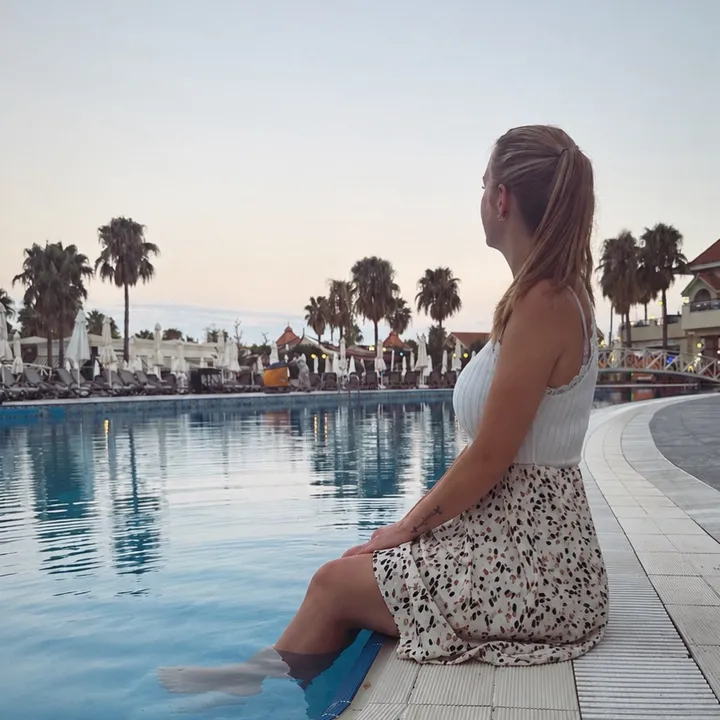 @justinekellyrebecca
