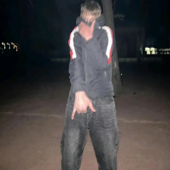 @trahcom8
