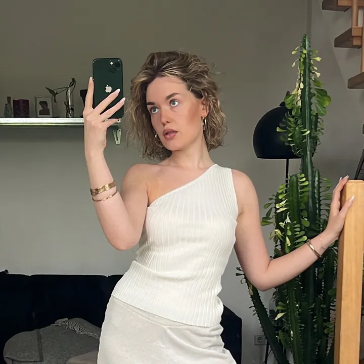 @hellipirelly