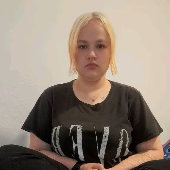 @_fuck.the.world.be_hind_