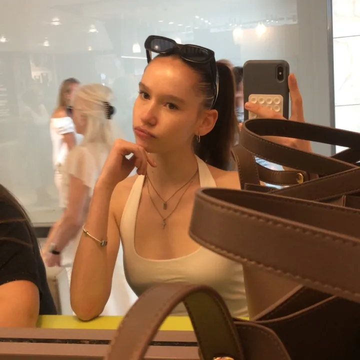 eleni.x.alt