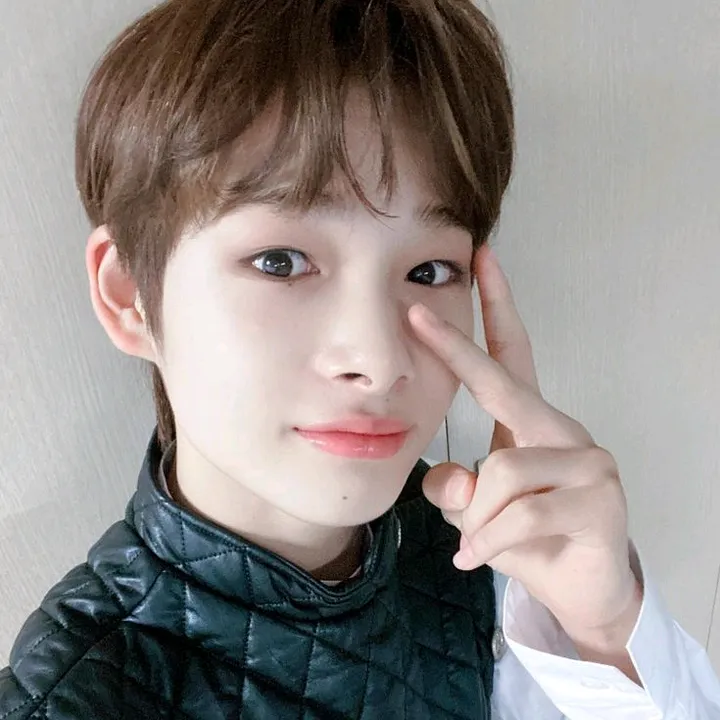 nikiyeonsocksdealer