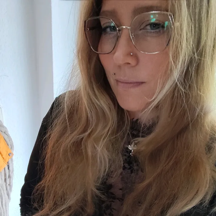 @annjuhe