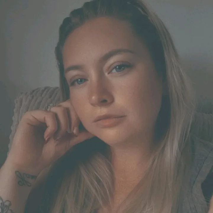 @katiejadeaston