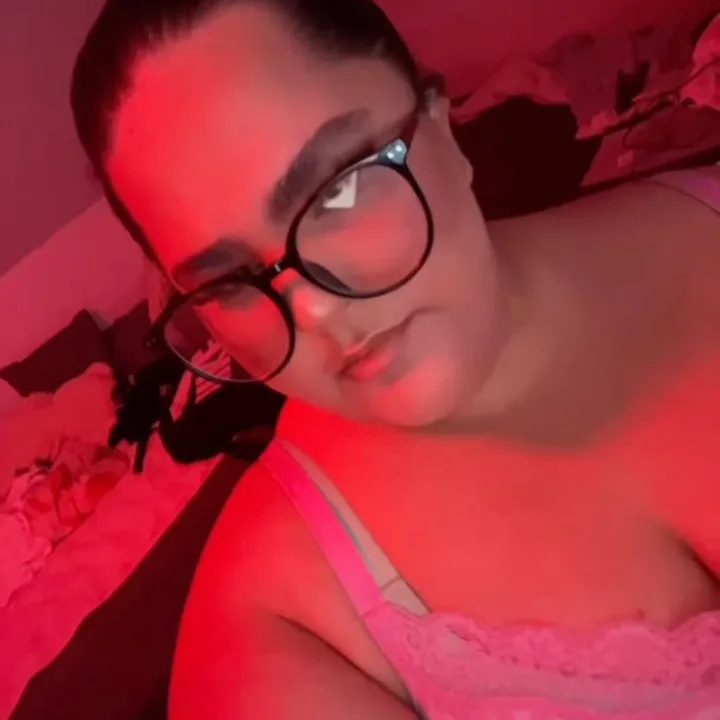 leonora_official