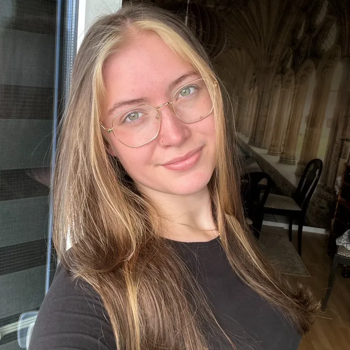@leonieloveslemonade