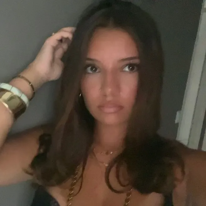 @_thais_v9