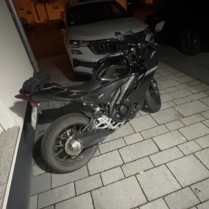 @motoyzfr