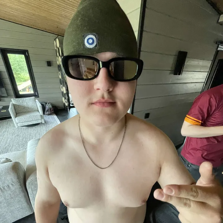 kovapoika03