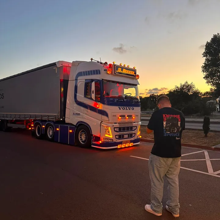 @truckspotter_leon09