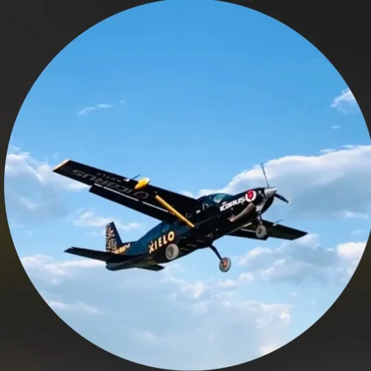 @xieloskydive