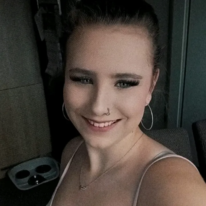 elly_rebel