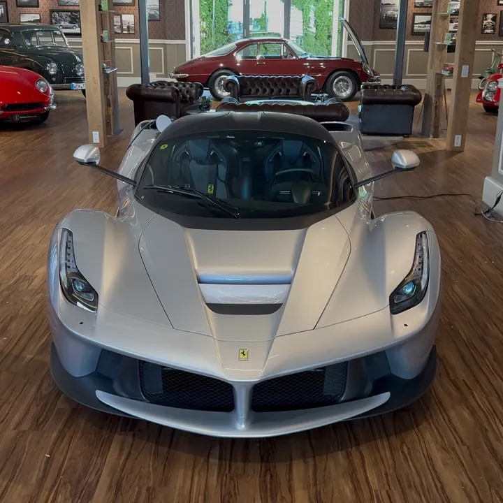 lb.supercarworld