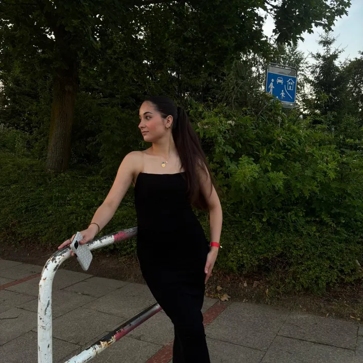 @b.goezde