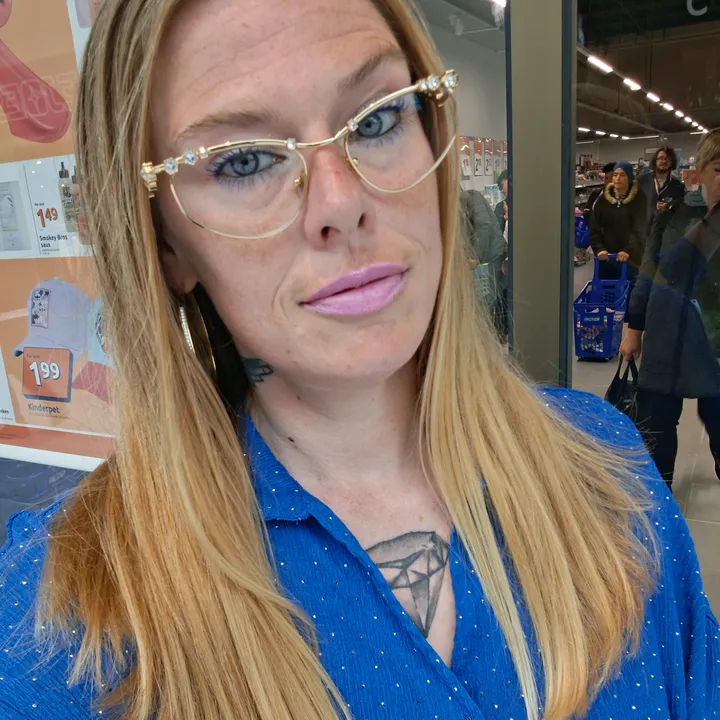annekeofficial