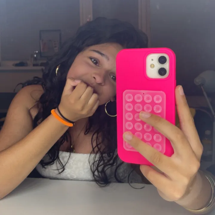 @kussjeeees