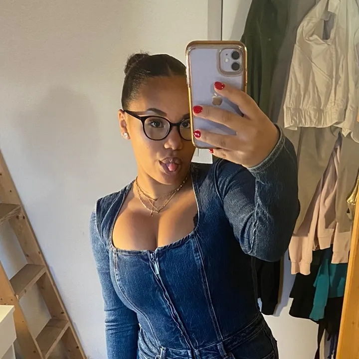 @hailysmaris