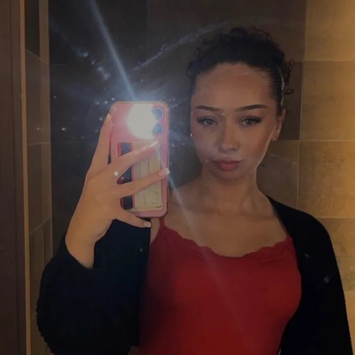 @adelinoshh02