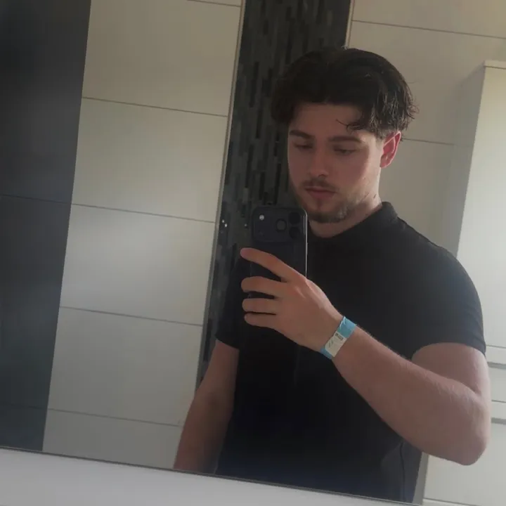 @leon_kgnd