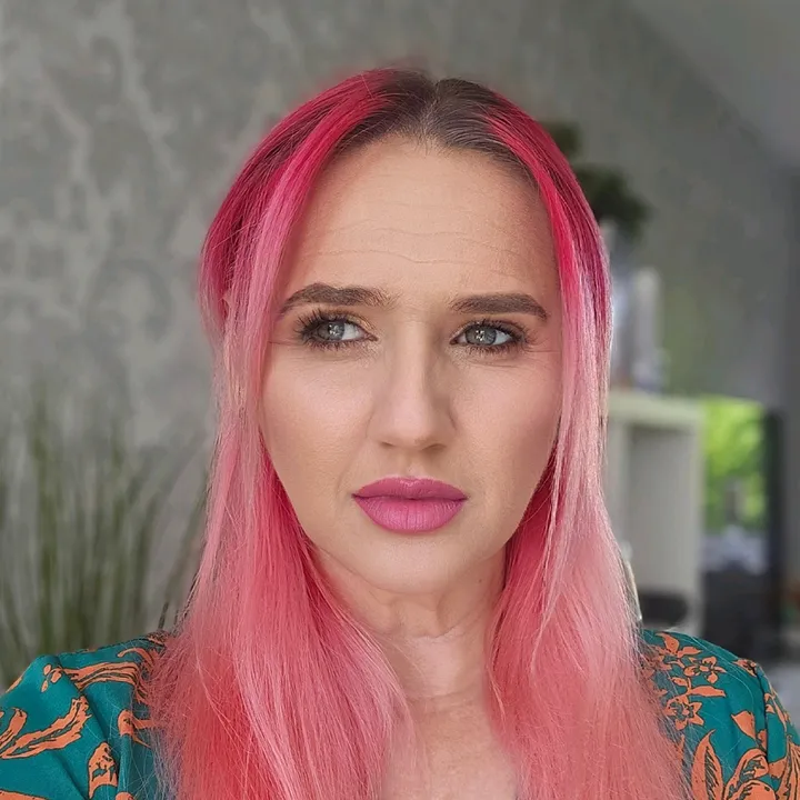 thingswomenhide