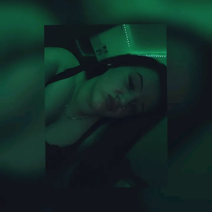 julie_.88