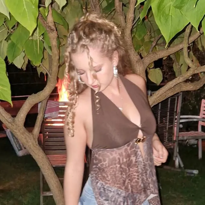 @thereasonyouholdon