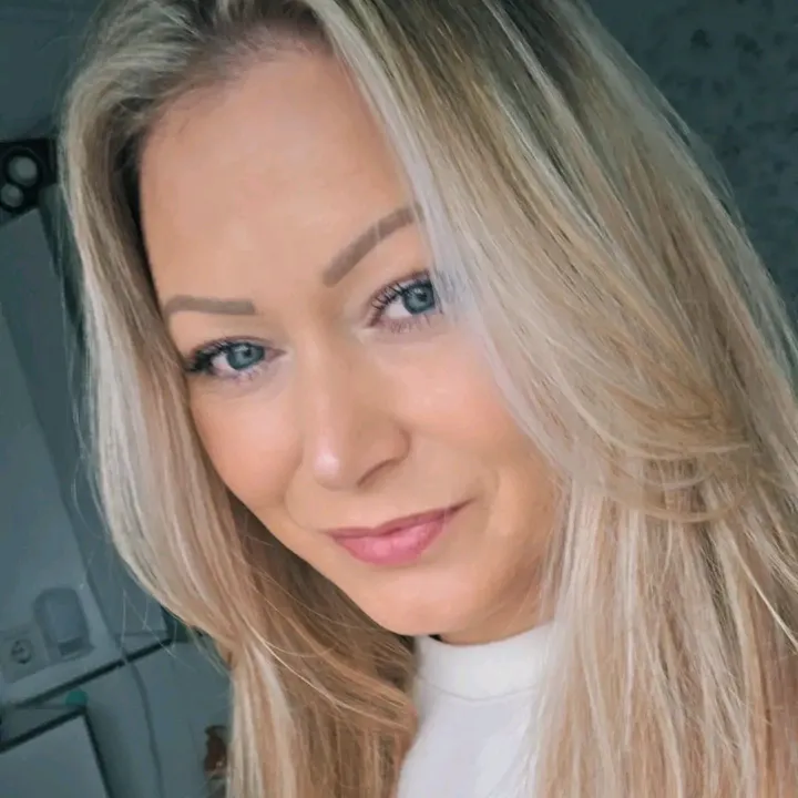 frau_voss