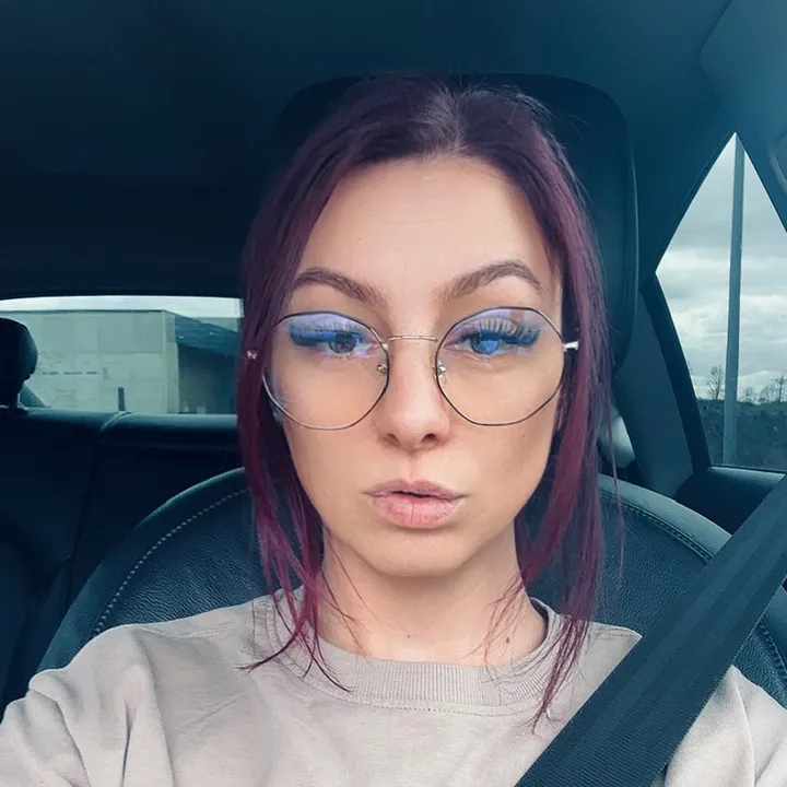 @medina.dee