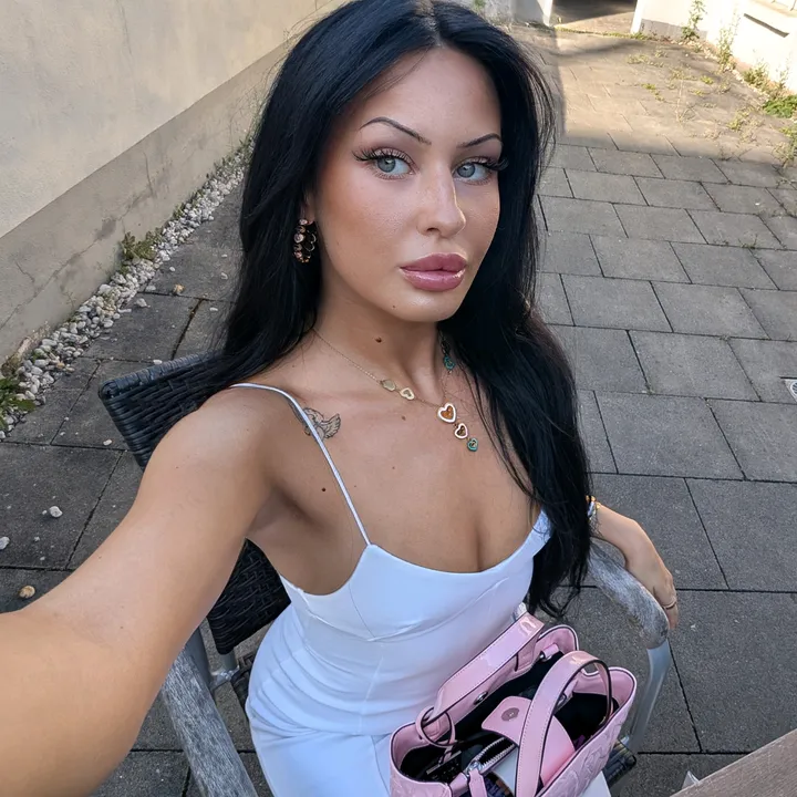 @gretaamelia222