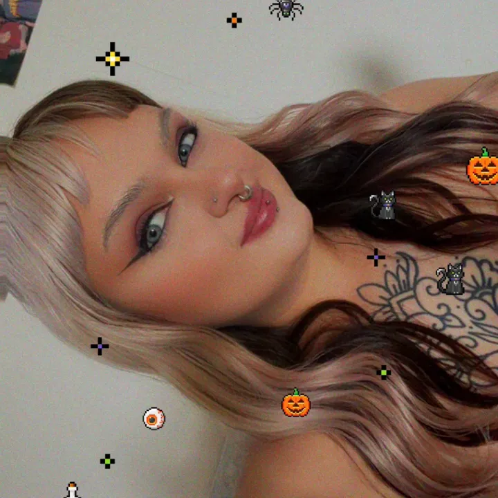 @girl_in_the_pit