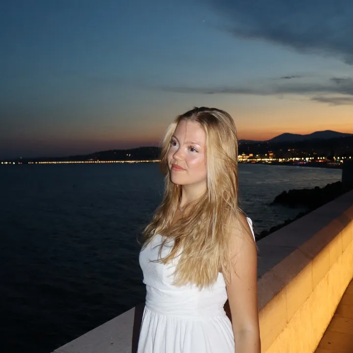@klari_helene
